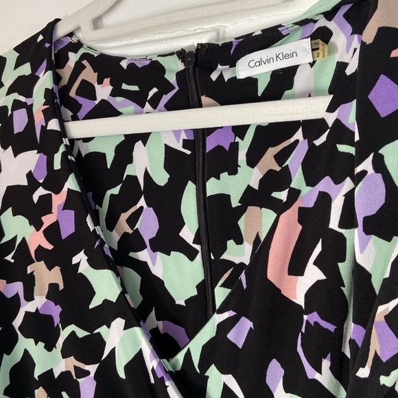 Calvin Klein Geometric Pattern Faux Wrap Dress - Picture 4 of 10